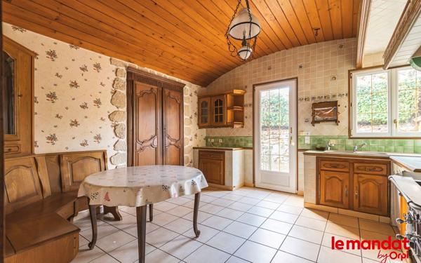 Maison à vendre    4 pièces • 222,53 m2 Châtillon-sur-Marne