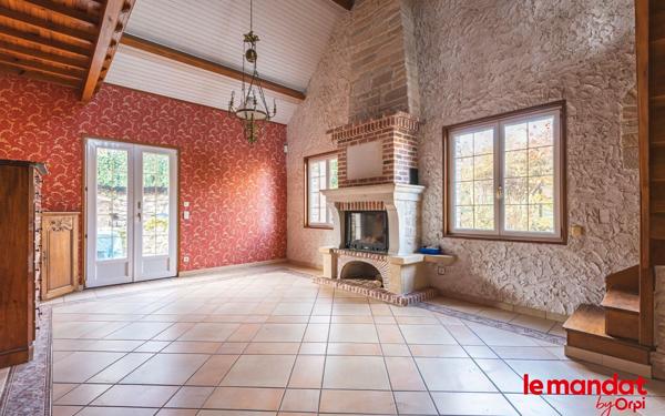 Maison à vendre    4 pièces • 222,53 m2 Châtillon-sur-Marne