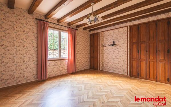 Maison à vendre    4 pièces • 222,53 m2 Châtillon-sur-Marne