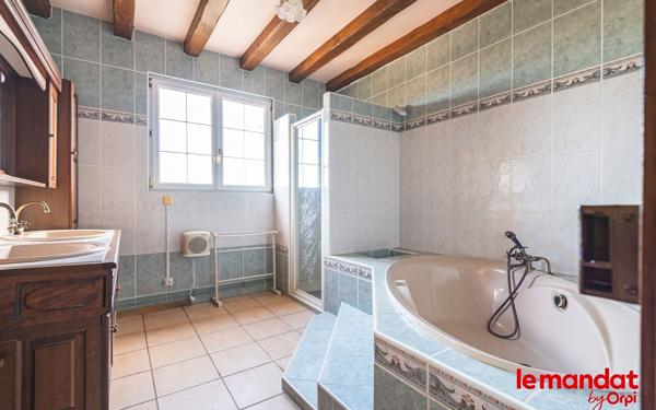 Maison à vendre    4 pièces • 222,53 m2 Châtillon-sur-Marne