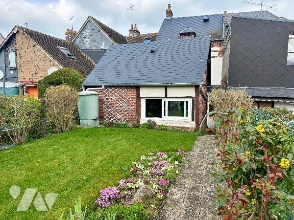Vente en viager.

Dans le centre de GOURNAY EN BRAY, maison de ville de 80m2 avec son jardin.