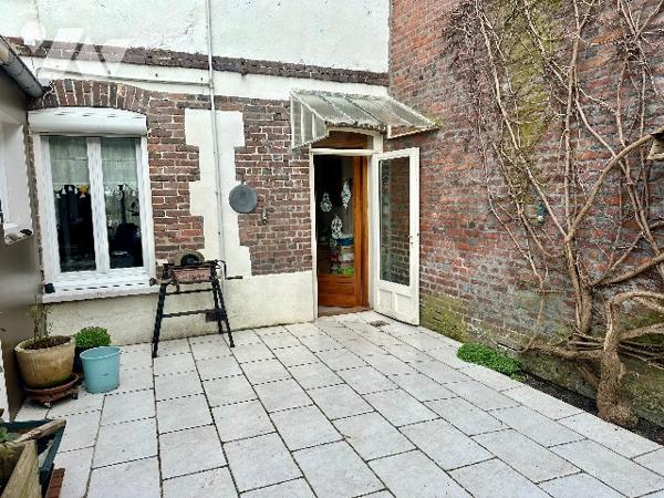 Vente en viager.

Dans le centre de GOURNAY EN BRAY, maison de ville de 80m2 avec son jardin.