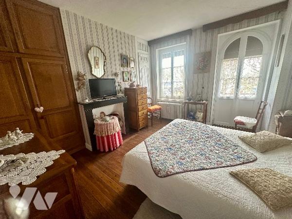 Vente en viager.

Dans le centre de GOURNAY EN BRAY, maison de ville de 80m2 avec son jardin.