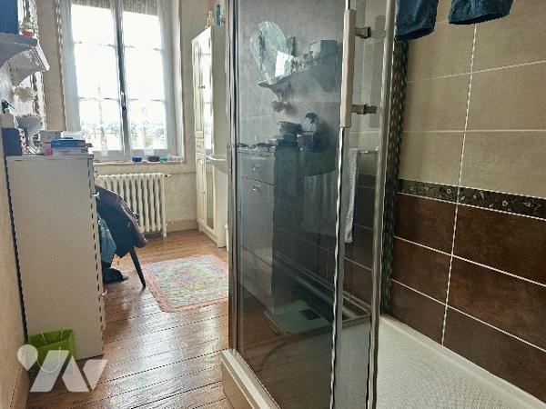 Vente en viager.

Dans le centre de GOURNAY EN BRAY, maison de ville de 80m2 avec son jardin.