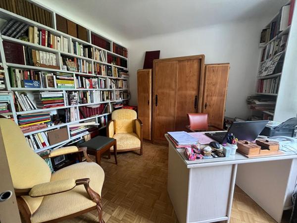 Corps de ferme/gîte 280 m2 8 pièces-Terrain 55780 m2