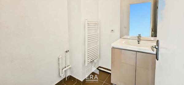 33100 BORDEAUX BASTIDE - Appartement T2 de 53m²  avec balcon + place de parking en sous-sol - Résidence de standing