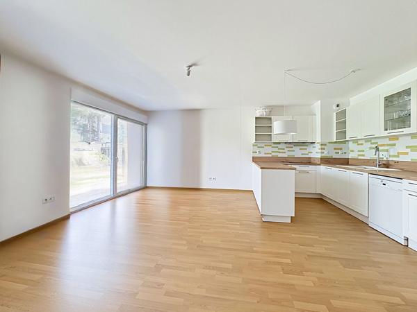 APPARTEMENT T4 AVEC JARDIN - 2 PLACES DE STATIONNEMENT