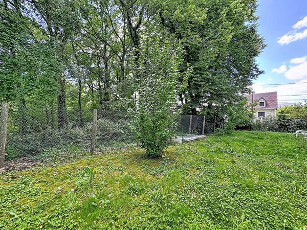 APPARTEMENT T4 AVEC JARDIN - 2 PLACES DE STATIONNEMENT