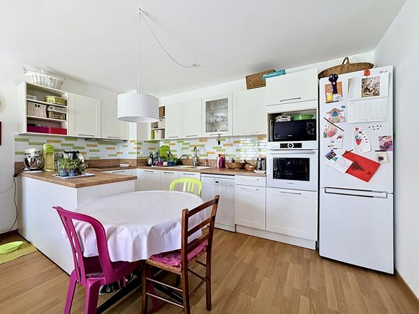 APPARTEMENT T4 AVEC JARDIN - 2 PLACES DE STATIONNEMENT