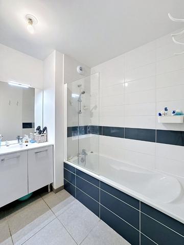 APPARTEMENT T4 AVEC JARDIN - 2 PLACES DE STATIONNEMENT