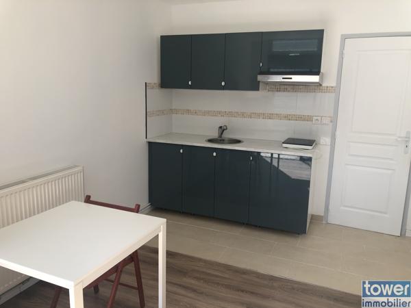 Studio
                                                                                                                                                                                                                                                                                                                        1 pièce(s)                                                                                                                                                                                                                                                                                                                              25  m²
