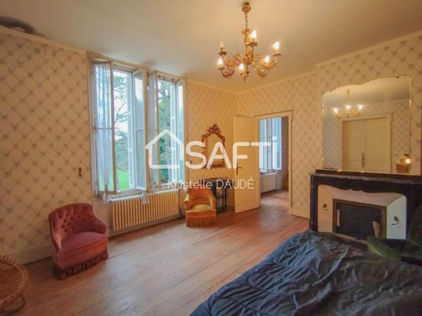 Château avec parc et dépendances