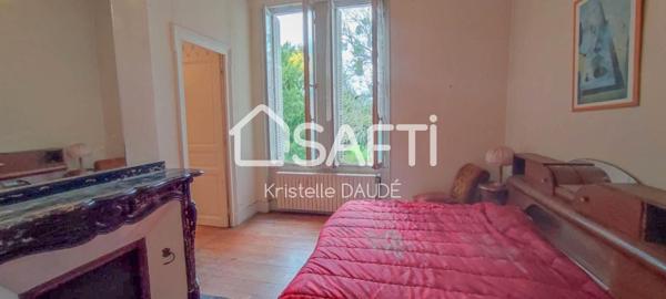 Château avec parc et dépendances