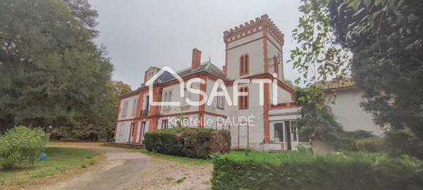 Château avec parc et dépendances