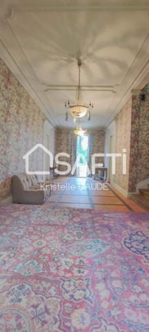 Château avec parc et dépendances