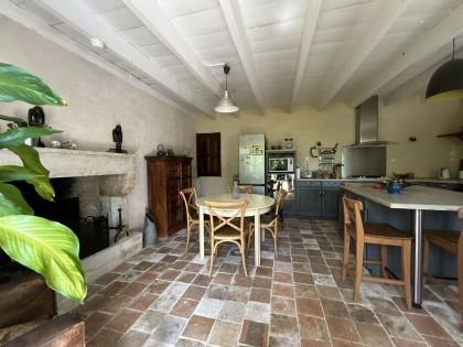 Secteur fors belle maison avec piscine terrain de 4200 m²