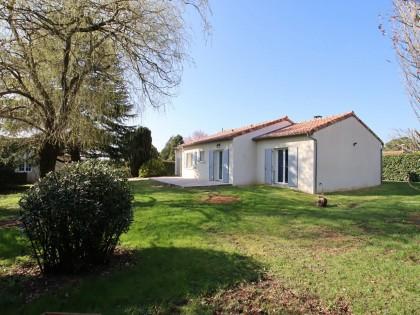 Secteur fors belle maison avec piscine terrain de 4200 m²