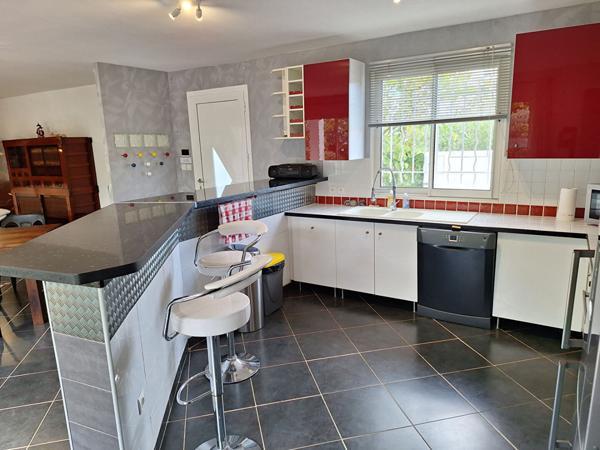 Maison Sete 4 pièce(s) 113 m2