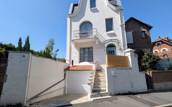 Maison à vendre    6 pièces • 162,36 m2 Saint-Quentin