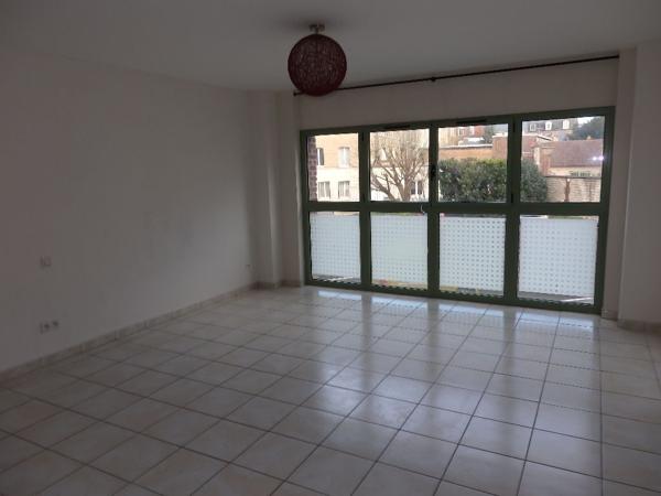 A louer F1 - Résidence 76500 Elbeuf - Réf BARB-1E-L4