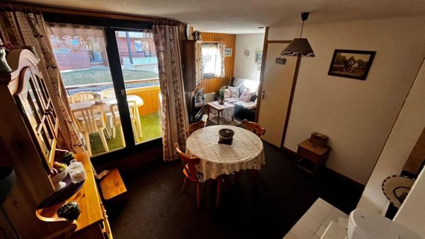 A DEUX PAS DU TÉLÉCABINE APPARTEMENT 1/2 pièces de 24m2 avec terrasse et cave