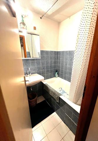 A DEUX PAS DU TÉLÉCABINE APPARTEMENT 1/2 pièces de 24m2 avec terrasse et cave