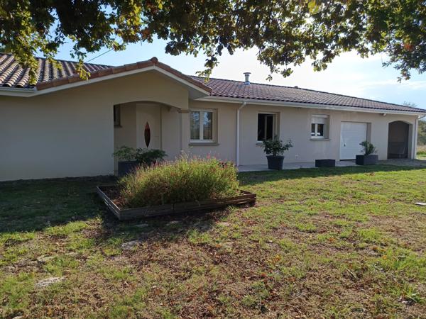 CONTEMPORAINE DE 180 M² AUX PRETATIONS DE QUALITE AVEC PISCINE CHAUFFEE .