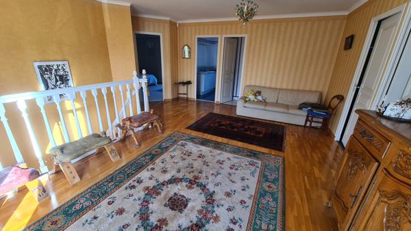 Maison 7 pièces - 220 m²