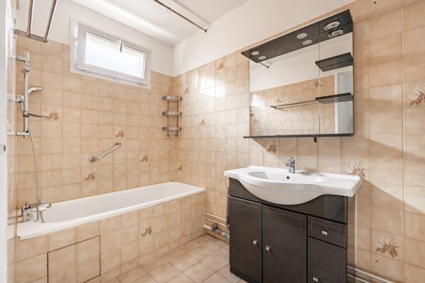 Secteur Nonneville - Appartement 3 pièces 2 chambres - Balcon et Box