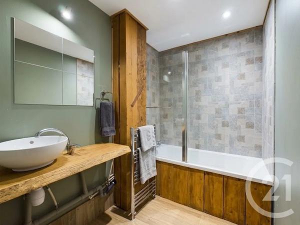 Appartement à vendre  2 pièces - 46 m 2   TANINGES  - 74