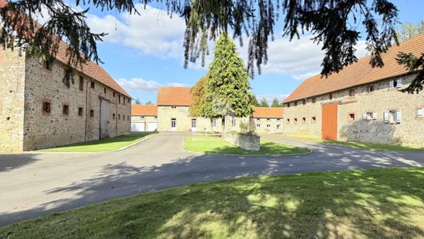 Domaine avec Longères à ANDOUILLE
