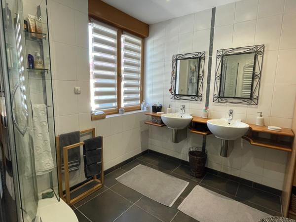 Maison familiale soignée – 100 m² –  3 chambres – Jardin – Secteur calme