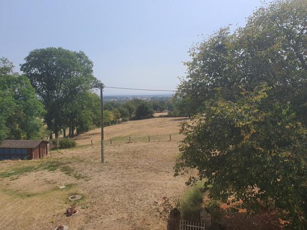 Vend Maison type 7 + garage double + cabanon bois 165 carrés   Habitable sur un terrain 12324 mètre carrés