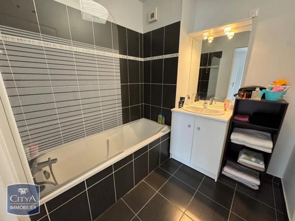 Appartement à louer 4 pièces 92.32m² Saint-Benoît (86280)