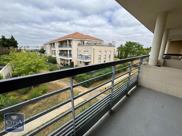 Appartement à louer 4 pièces 92.32m² Saint-Benoît (86280)