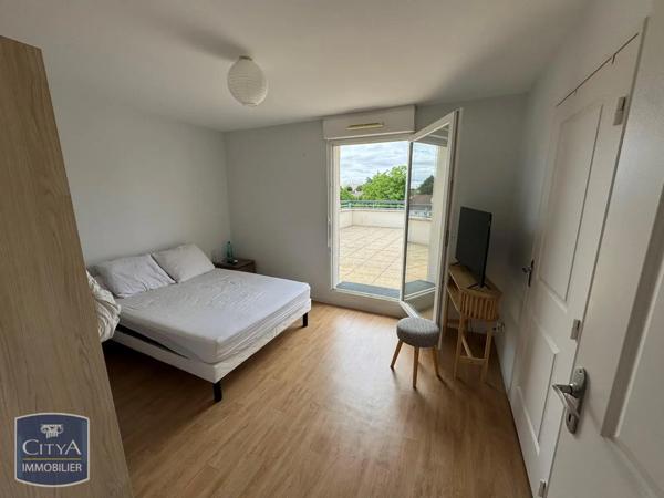 Appartement à louer 4 pièces 92.32m² Saint-Benoît (86280)