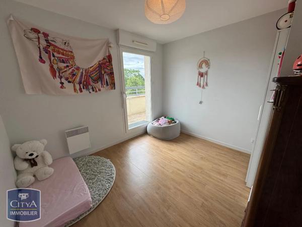 Appartement à louer 4 pièces 92.32m² Saint-Benoît (86280)