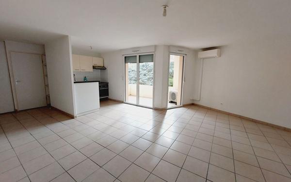 Appartement à louer    2 pièces •  Grenade