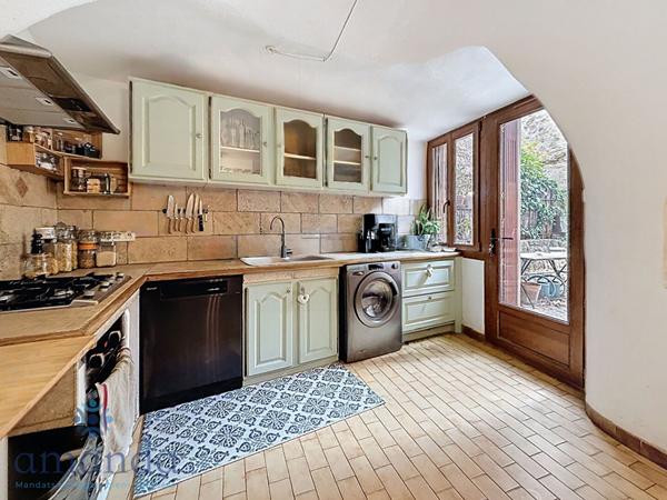 Maison de village, 100m2 habitables, 3 chambres et un bureau