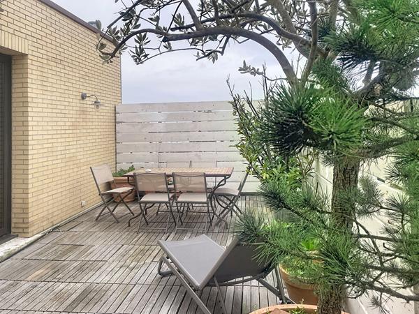 MONTREUIL, METRO CROIX DE CHAVAUX, BEAU LOFT AVEC TERRRASSE DE 32M²