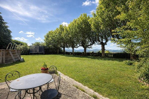 Magnifique propriété avec dépendances et vaste terrain