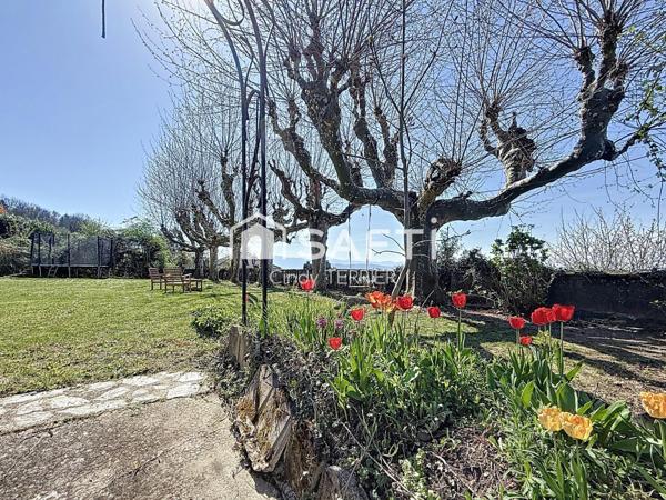 Magnifique propriété avec dépendances et vaste terrain