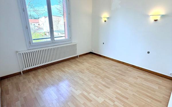 Appartement à louer    1 pièce •  Clichy-sous-Bois