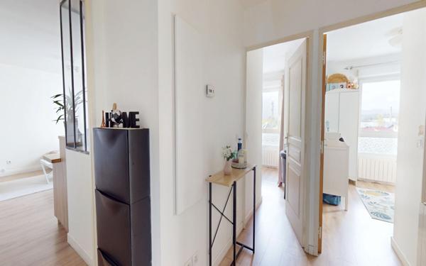 Appartement à vendre    3 pièces • 55 m2 Vaulx-en-Velin