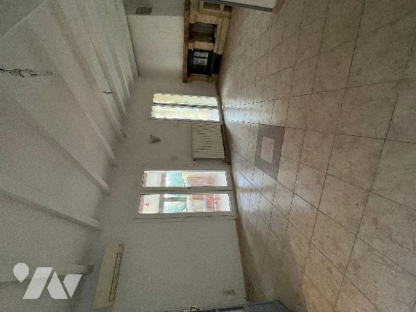 Tarascon maison de 84 m² sur un terrain clos et arboré de 357 m².