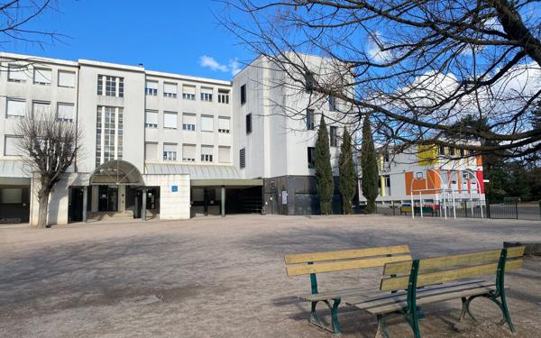 Appartement à vendre    3 pièces • 84 m2 Tassin-la-Demi-Lune