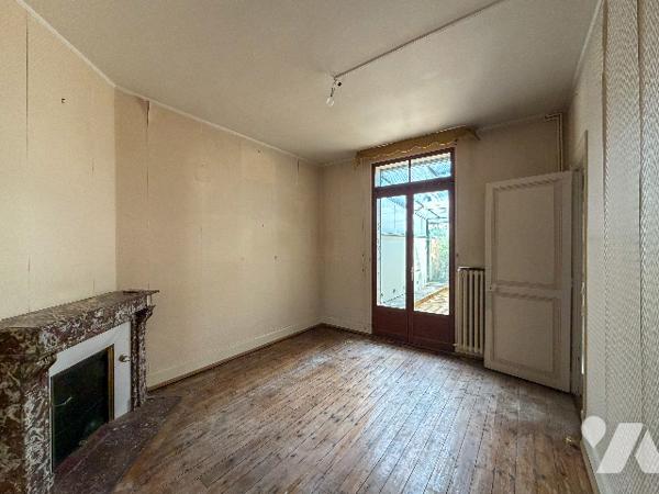 Maison de ville mitoyenne dans le quartier de Saint-Crépin à Soissons (à 700m de centre-ville),