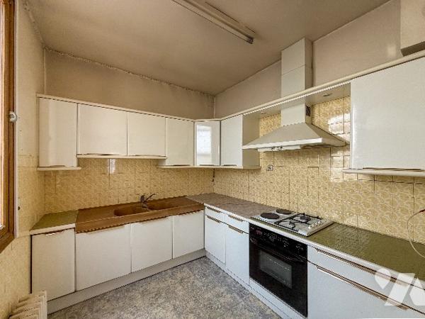 Maison de ville mitoyenne dans le quartier de Saint-Crépin à Soissons (à 700m de centre-ville),