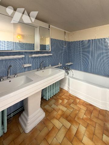 Maison de ville mitoyenne dans le quartier de Saint-Crépin à Soissons (à 700m de centre-ville),
