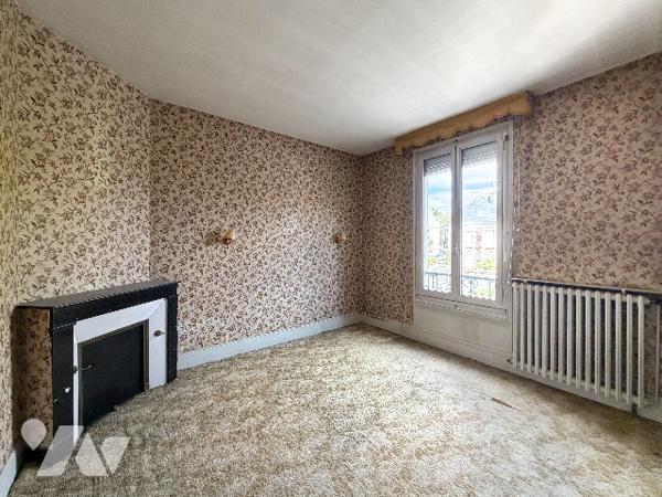 Maison de ville mitoyenne dans le quartier de Saint-Crépin à Soissons (à 700m de centre-ville),